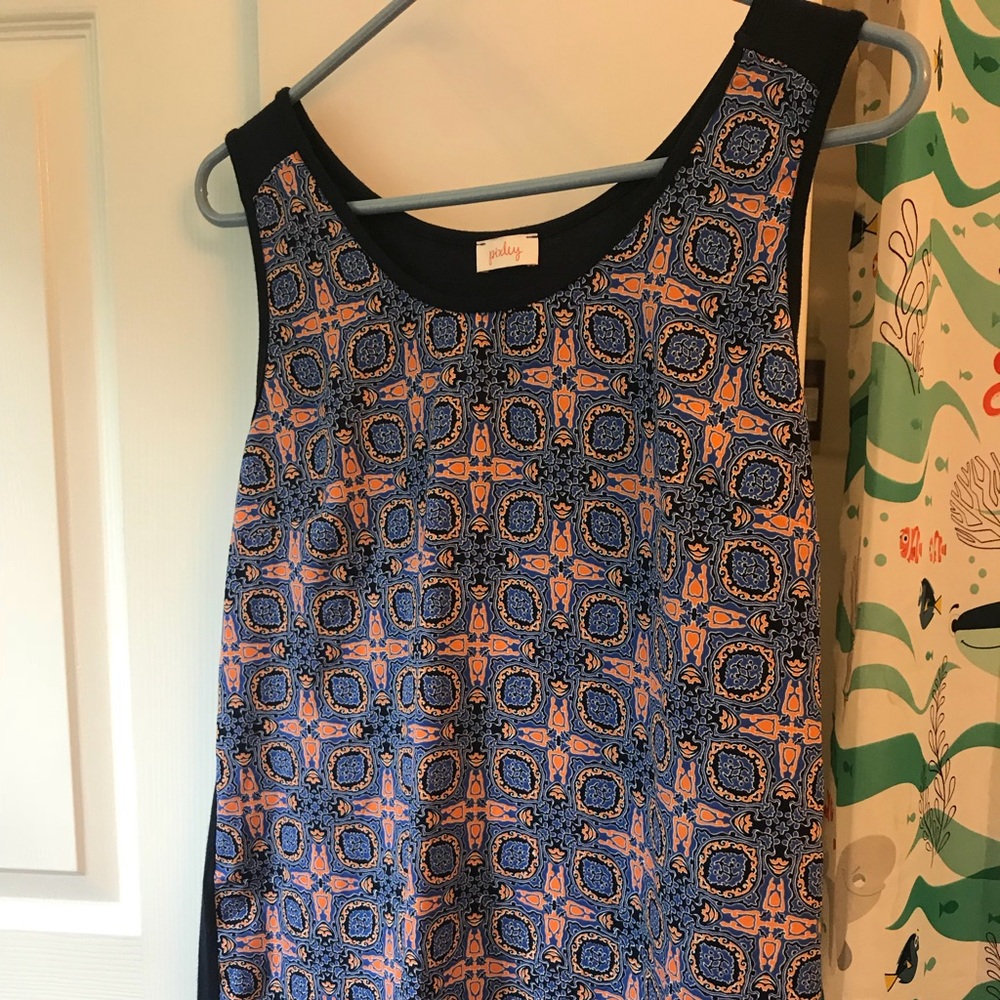 PIXLEY mixed media tank